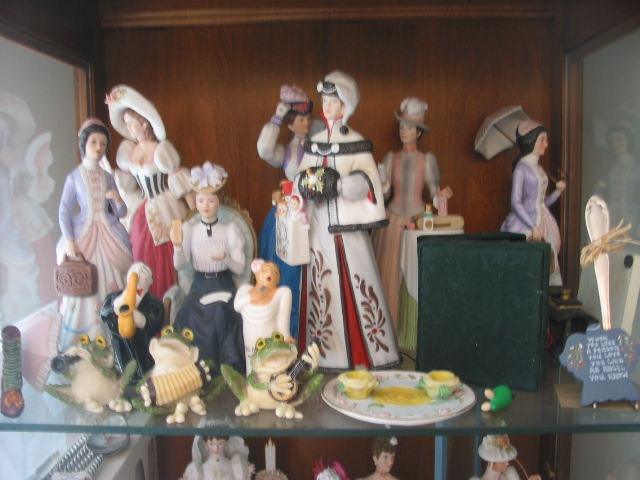 Lady Albee Avon sales lady award dolls given annually for sales success