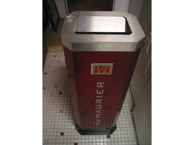 Du Maurier new ashtray for theatre / night club